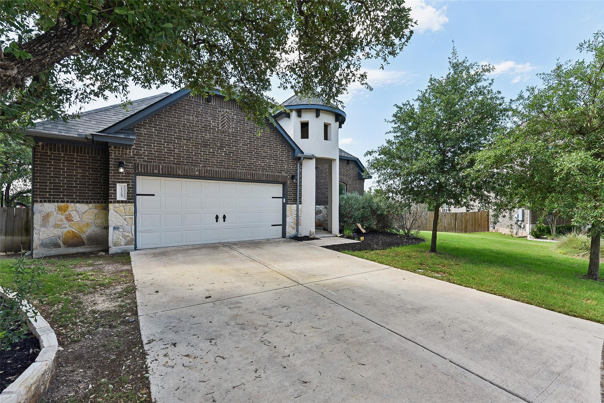 125 Redtail LN