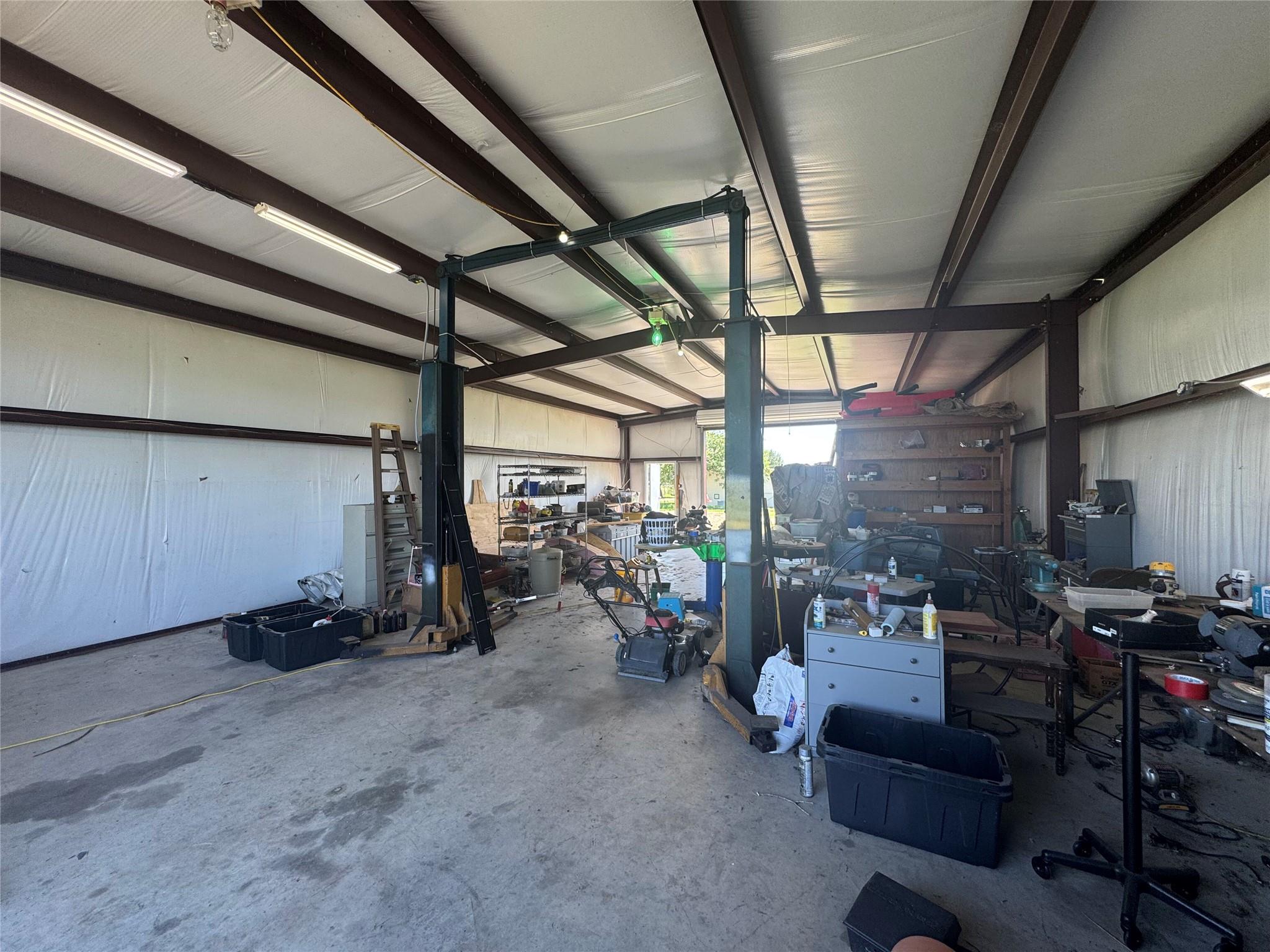 21424 Martin LN