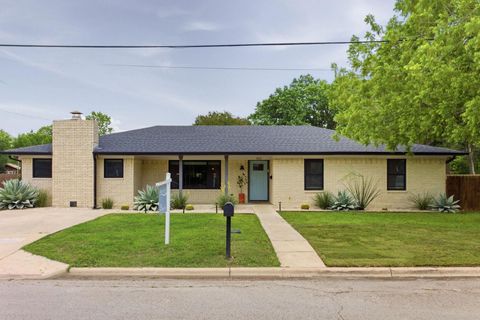 Photo of 500 S Rio Grande ST, Lockhart, TX 78644 (MLS # 6729558)