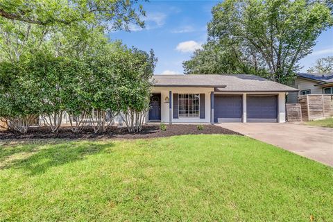 Photo of 5300 Basswood LN, Austin, TX 78723 (MLS # 3588166)