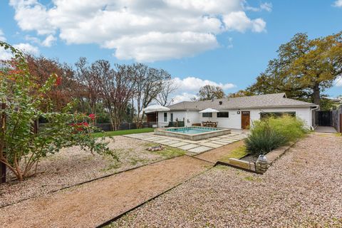 Photo of 1101 Manlove ST, Austin, TX 78741 (MLS # 3872287)