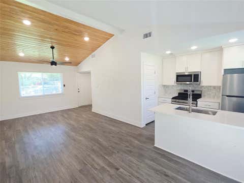 Photo of 6103 Calmar CV, Austin, TX 78721 (MLS # 5229853)
