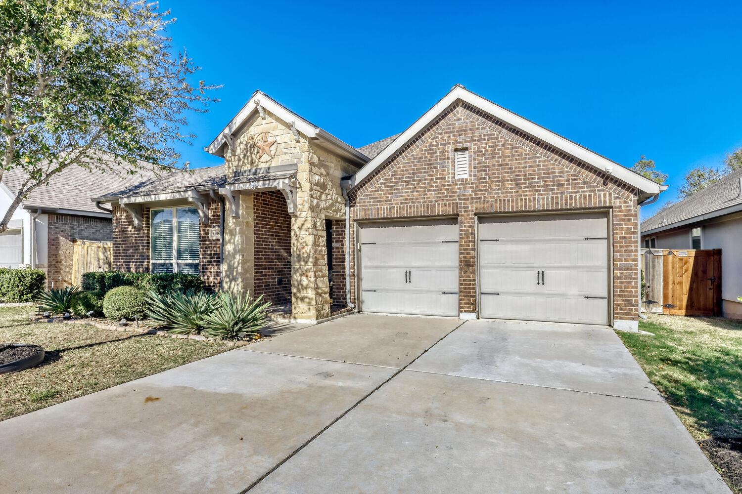 2416 BURBERRY LN