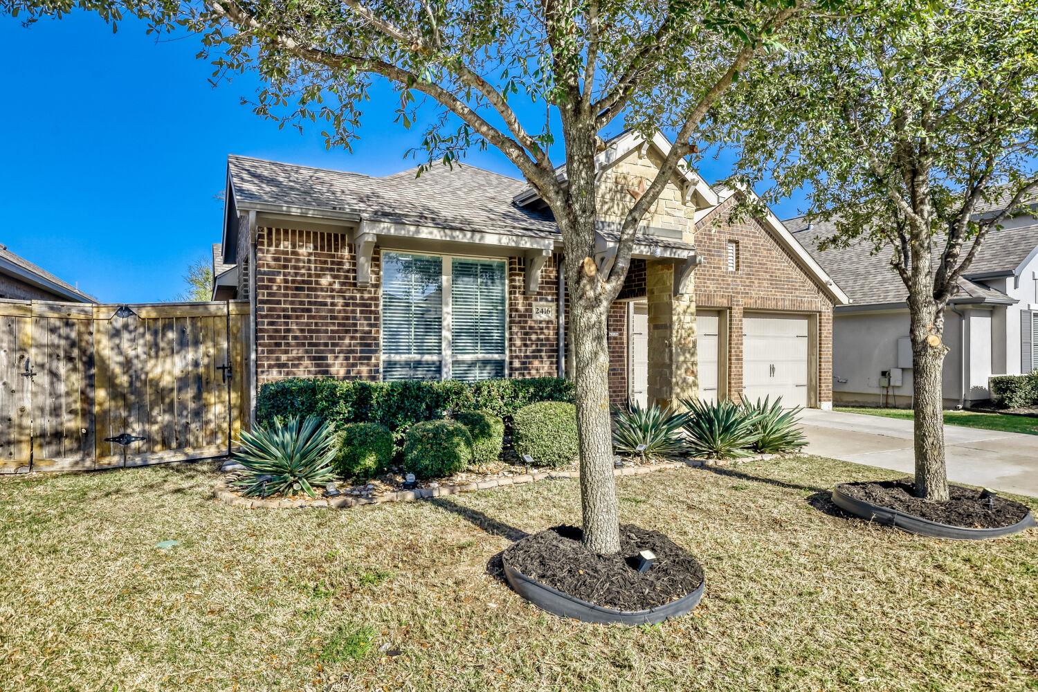 2416 BURBERRY LN