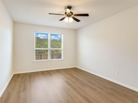 Tiny photo for 820 Goldilocks LN, Manchaca, TX 78652 (MLS # 6331949)