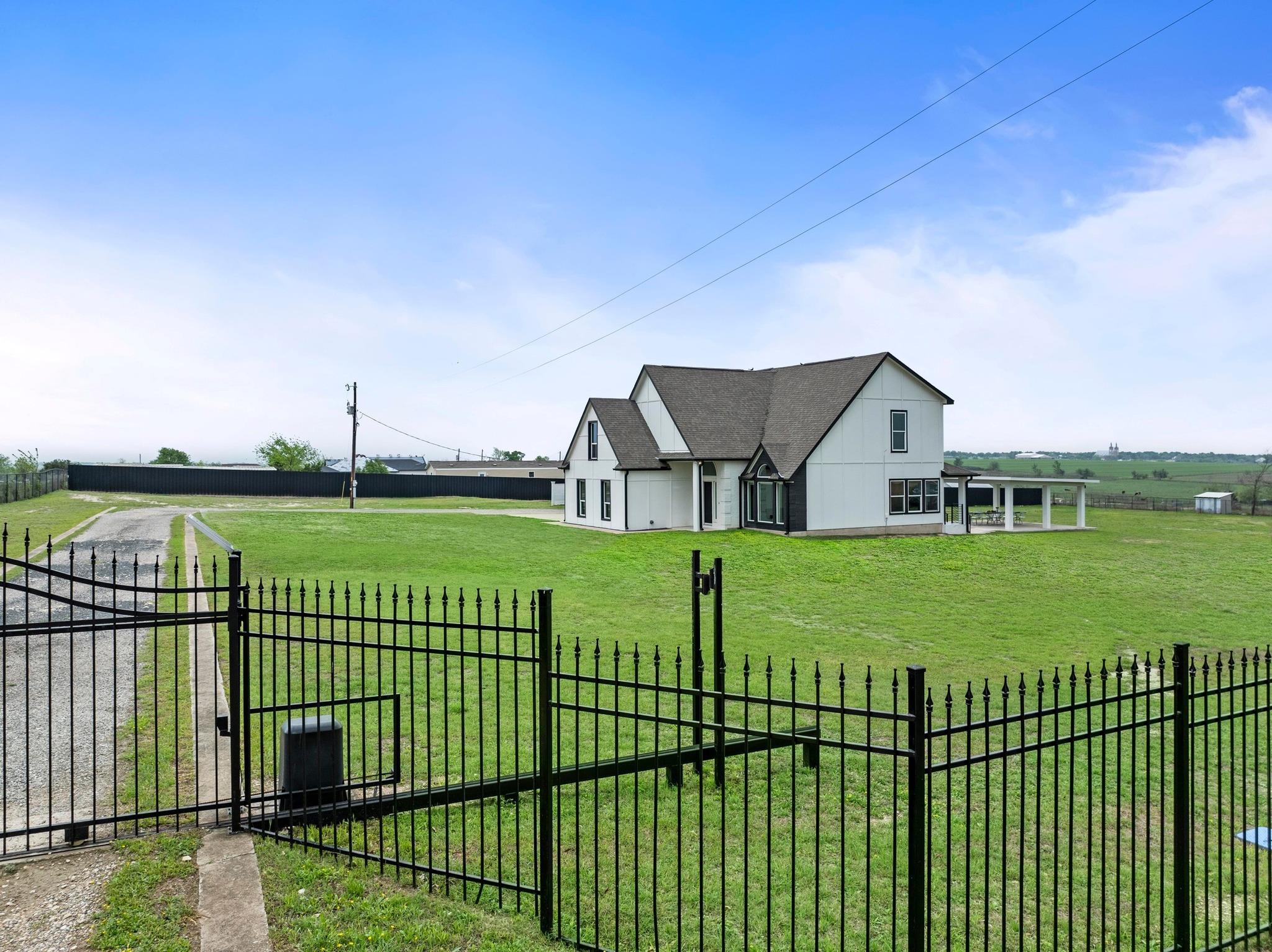 150 Huntclub DR