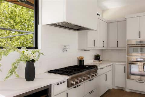 Tiny photo for 2200 De Verne ST, Austin, TX 78704 (MLS # 2952805)