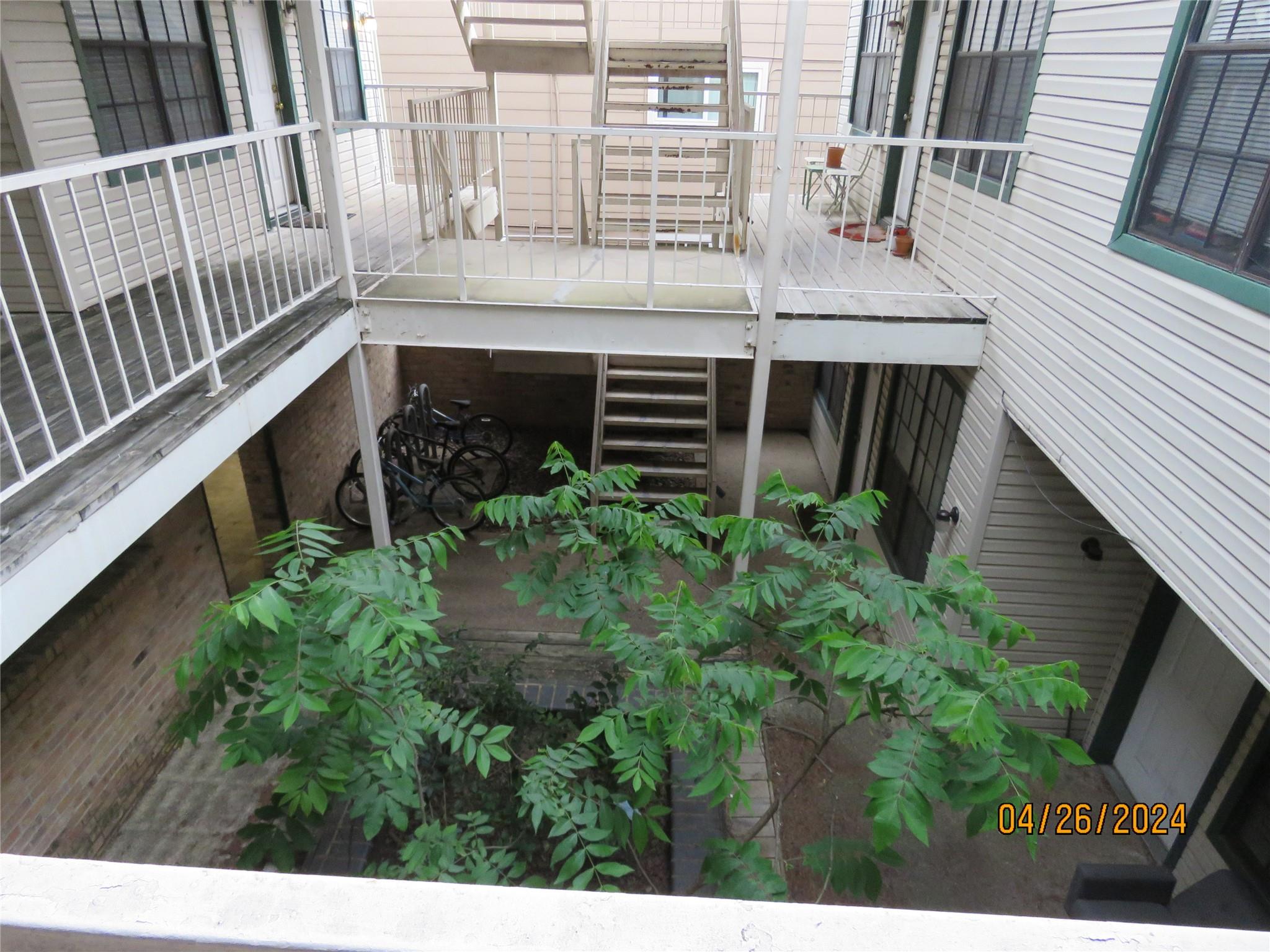 2300 Leon ST 202