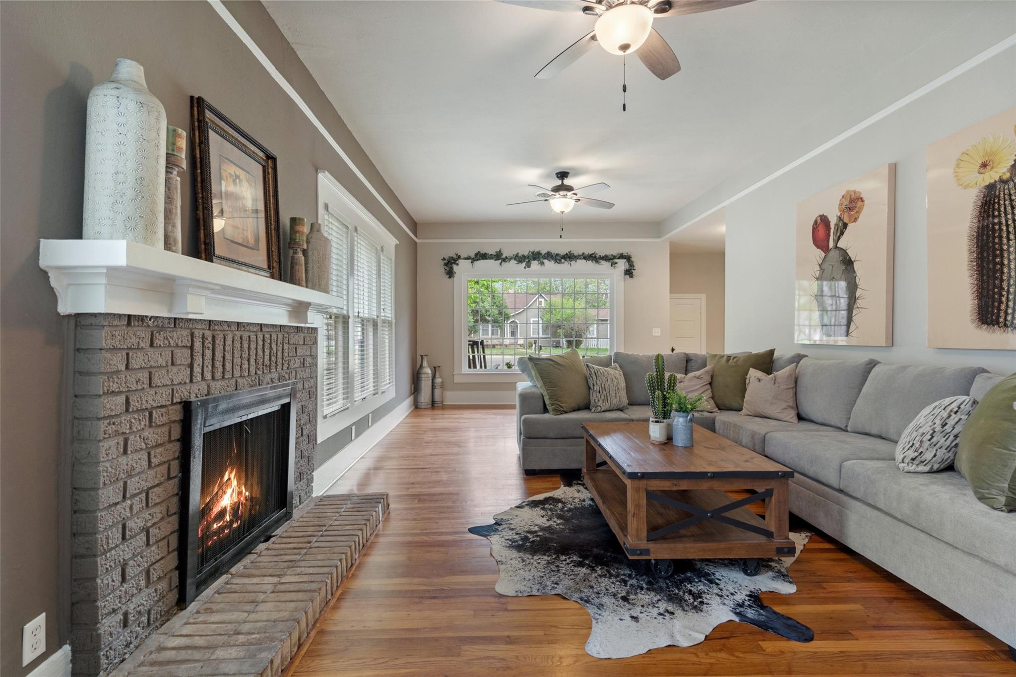 208 W 5th ST