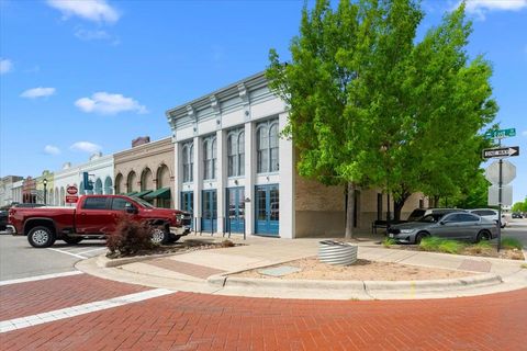 117 East ST Hutto TX 78634