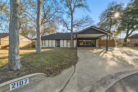 Photo of 2107 Lewood CIR, Austin, TX 78745 (MLS # 8599019)