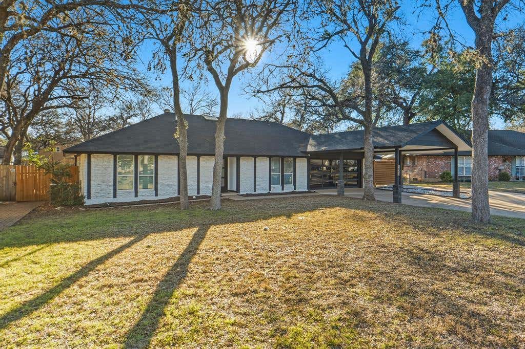 Photo of 2107 Lewood CIR, Austin, TX 78745 (MLS # 8599019)