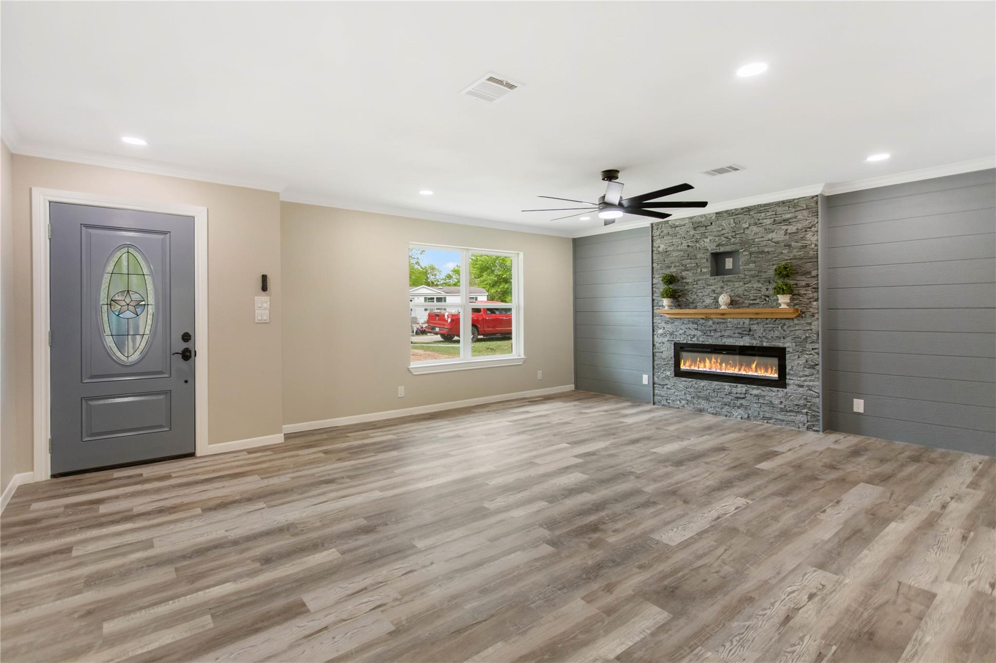 904 Westview CIR
