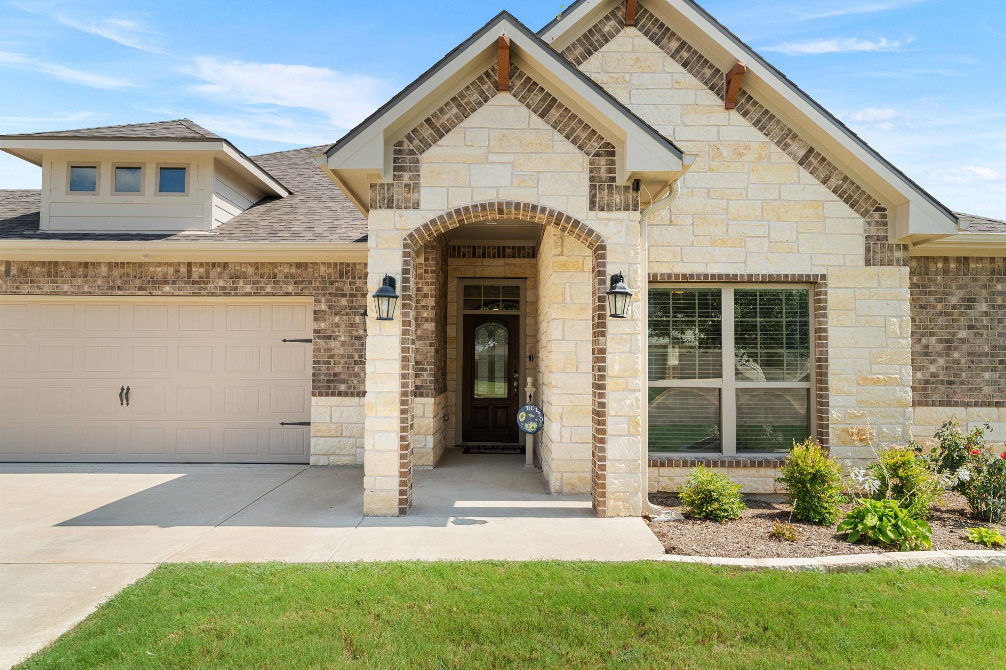 611 Raven DR