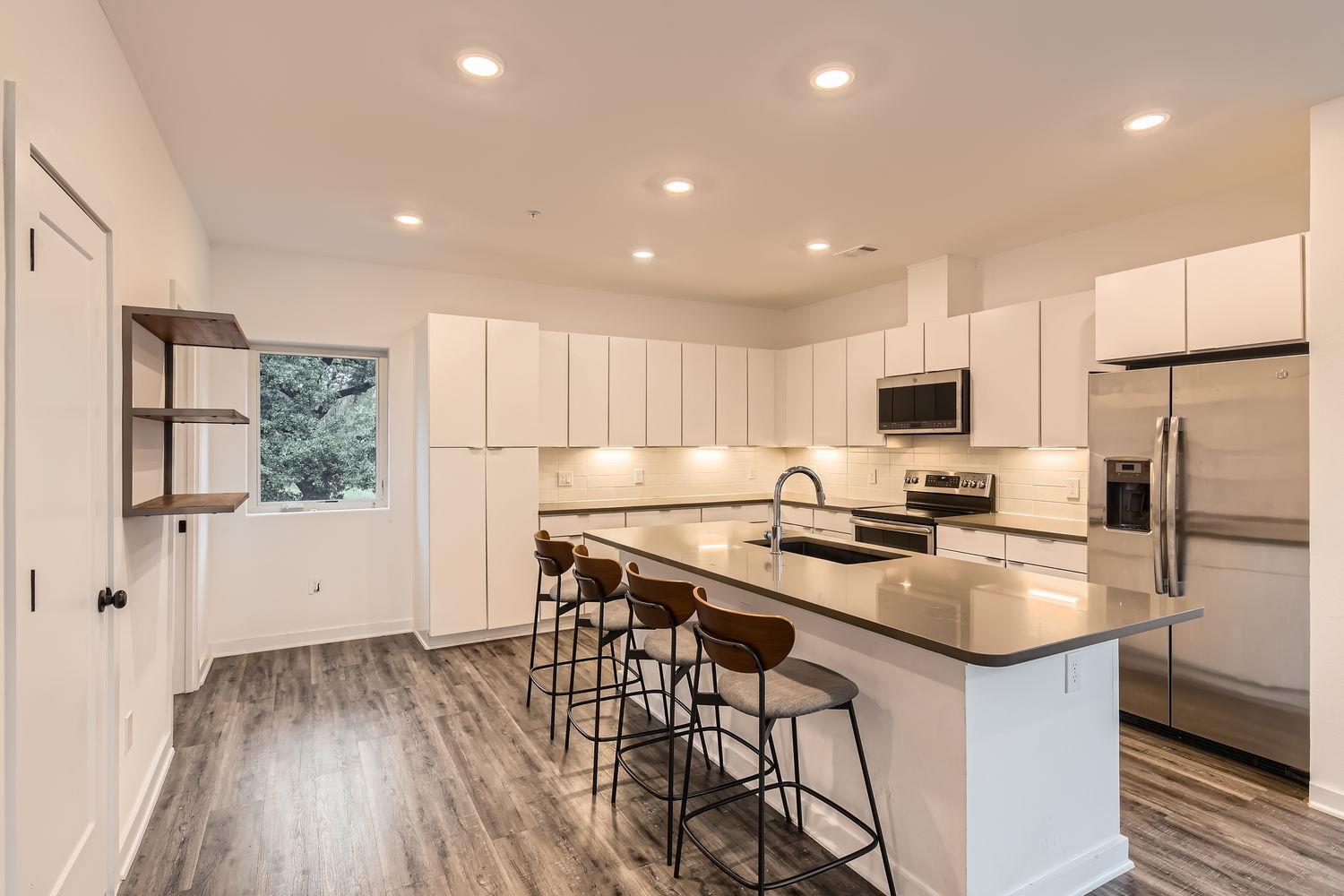 5924 S Congress Ave 11S