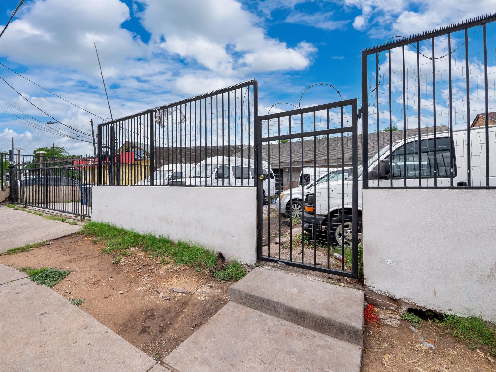 8212 Georgian DR
