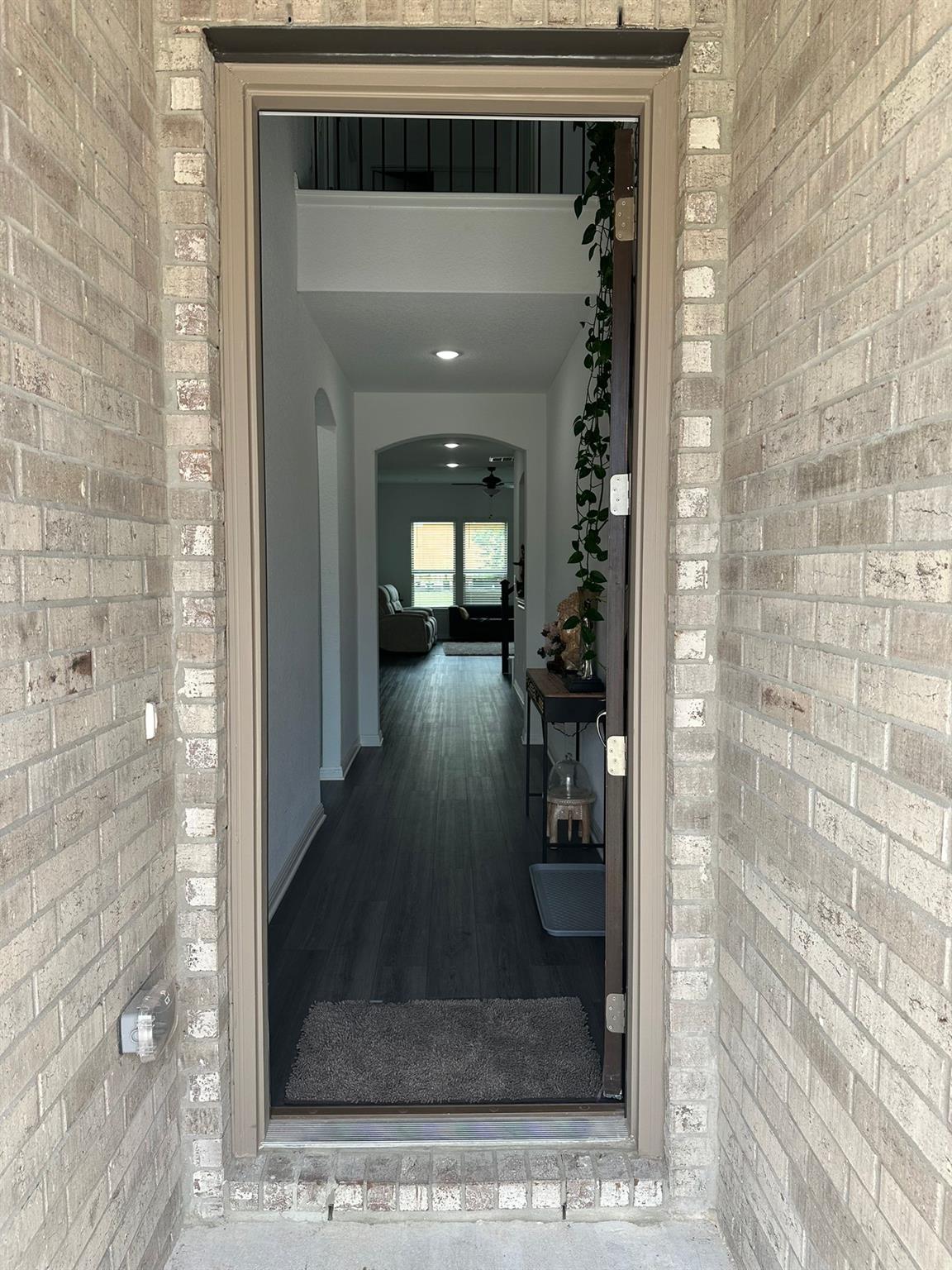 3421 Jaulan ST