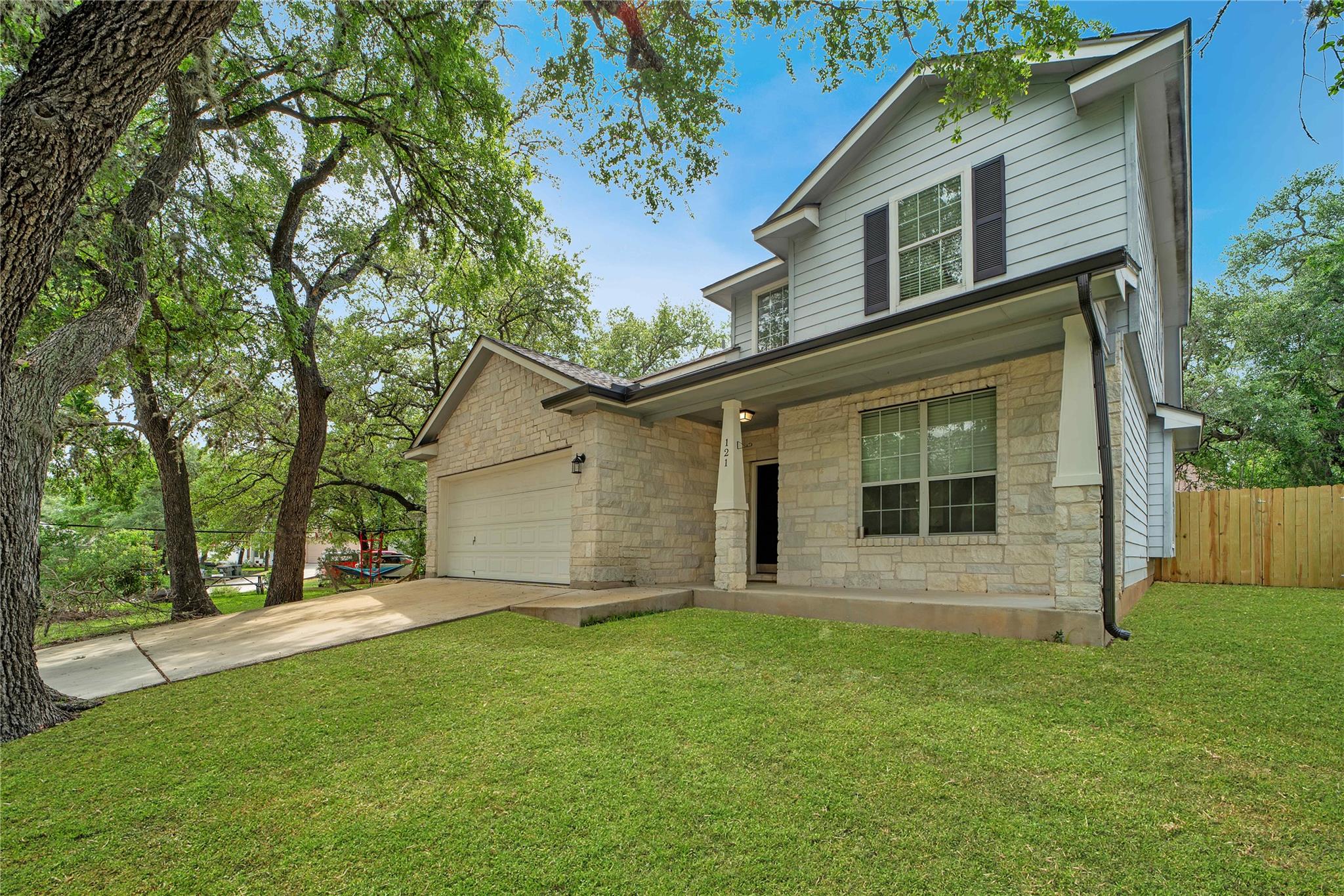 121 Park LN