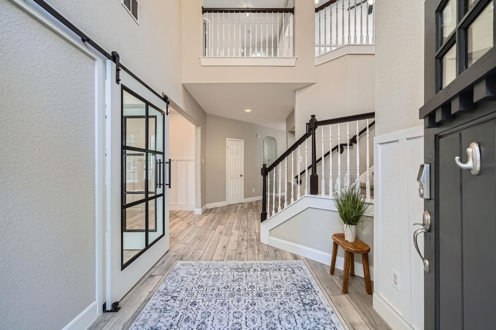 1237 Fall Creek LOOP