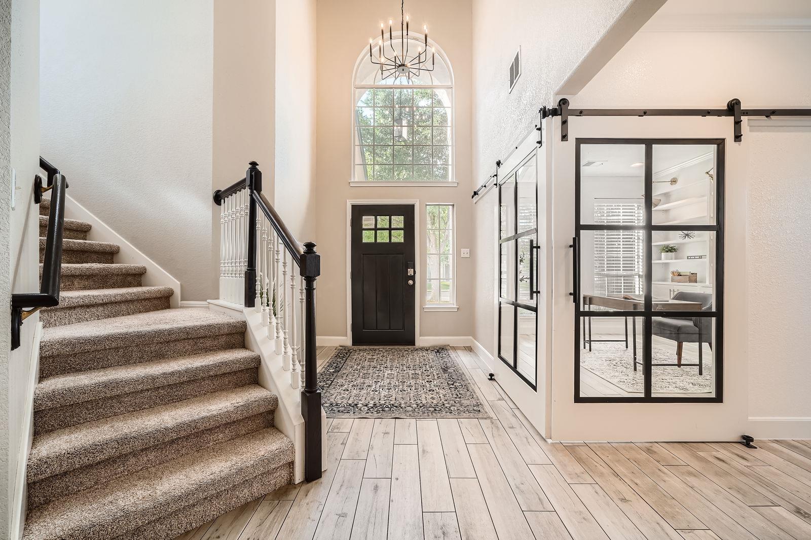 1237 Fall Creek LOOP