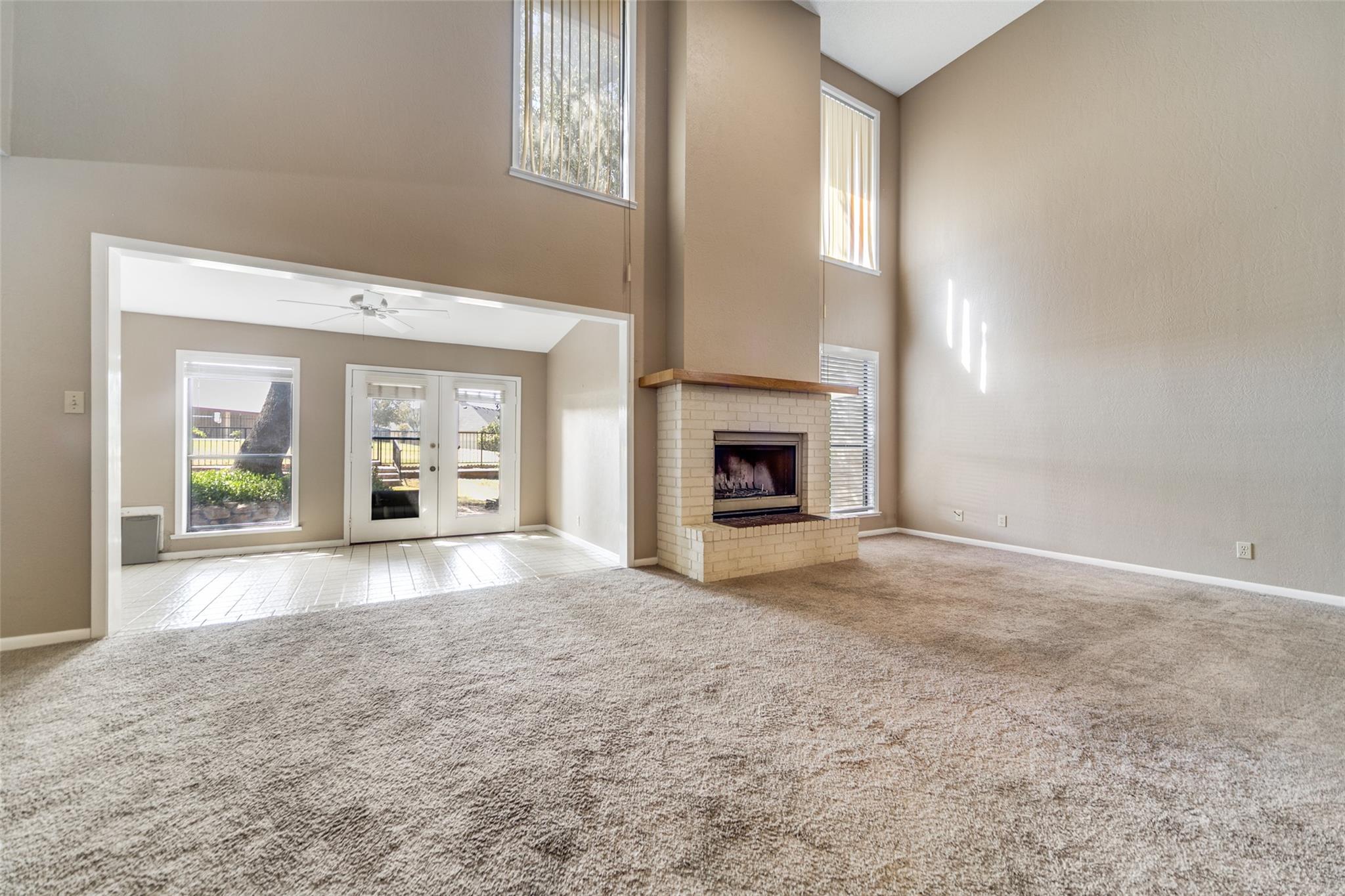 408 Summit CIR