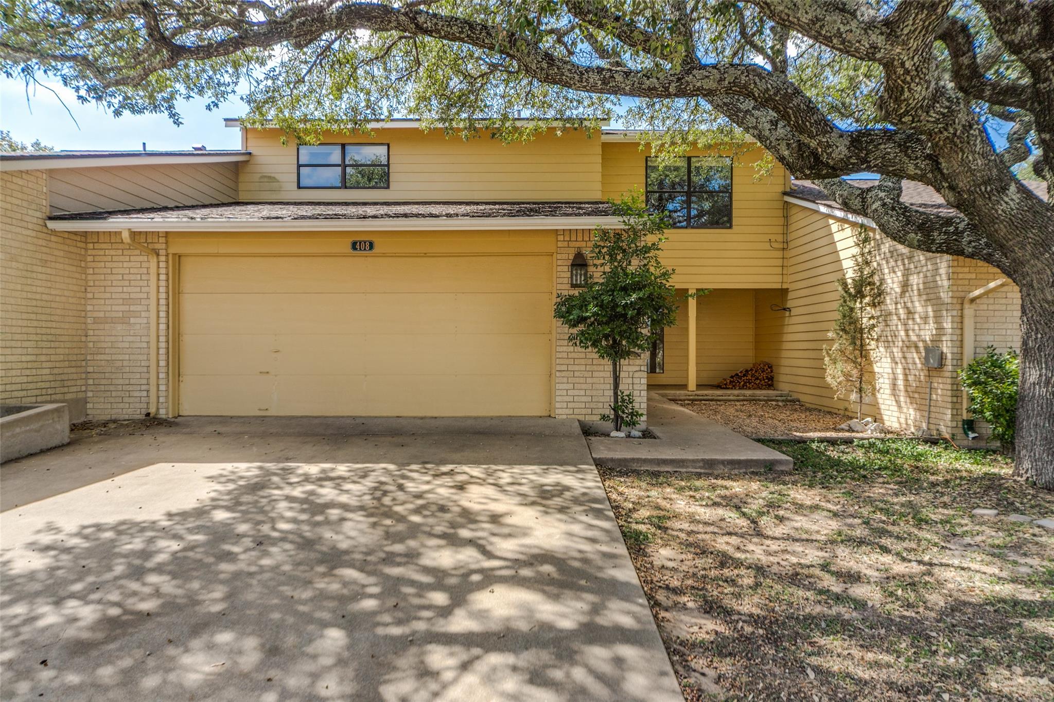 408 Summit CIR