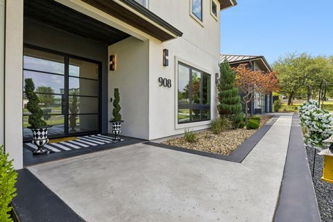 Photo of 908 Cypress Grove DR, Austin, TX 78732 (MLS # 2286183)