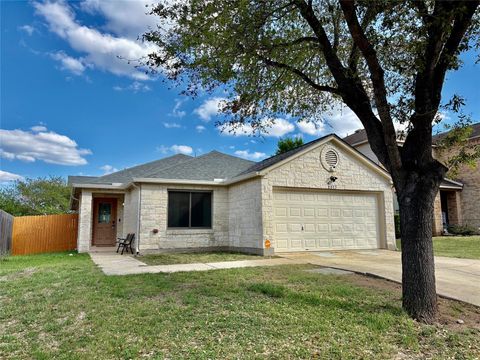 Photo of 8003 Bannock LN, Austin, TX 78747 (MLS # 6513595)