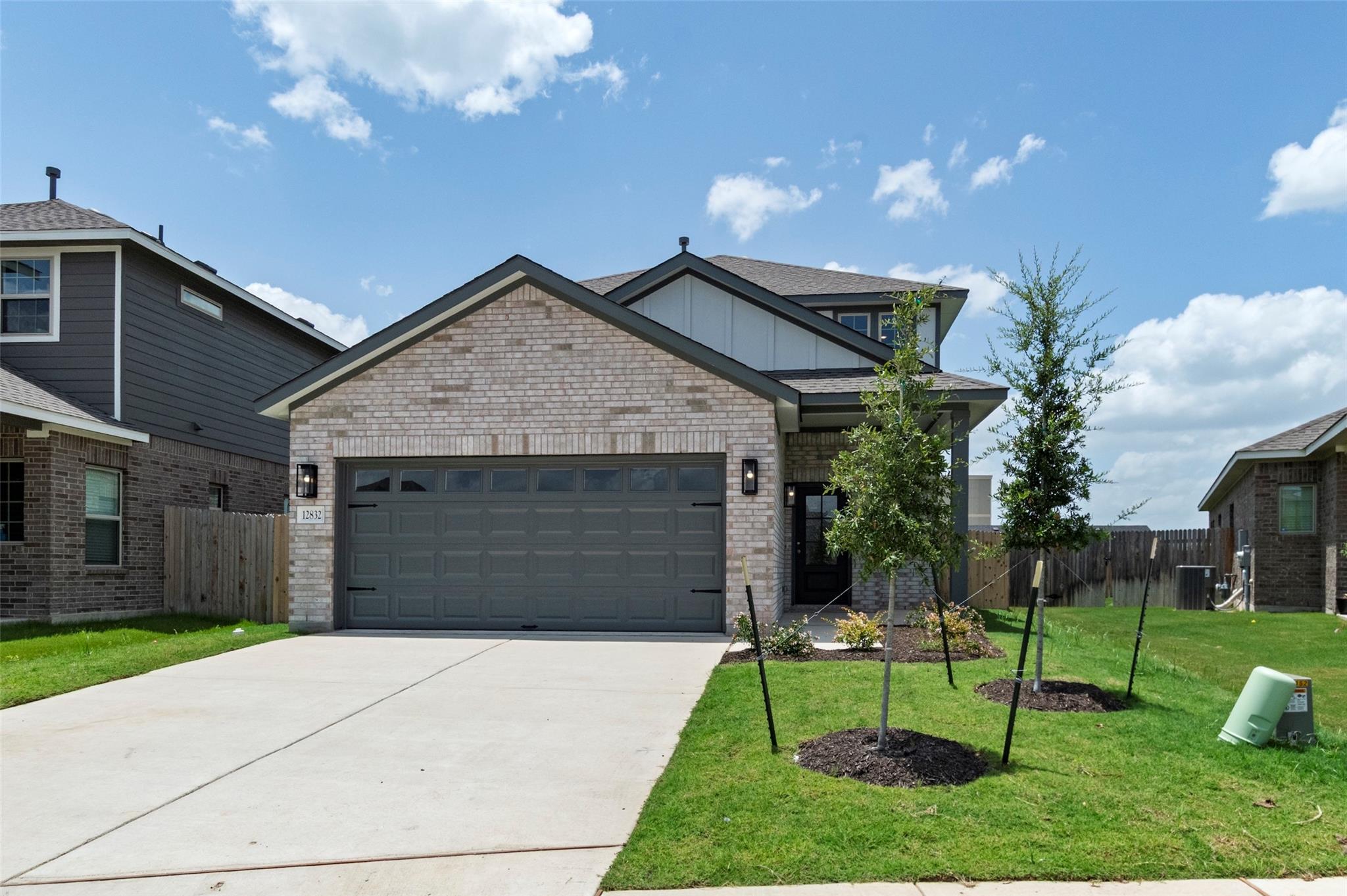 12832 Hornbill LN