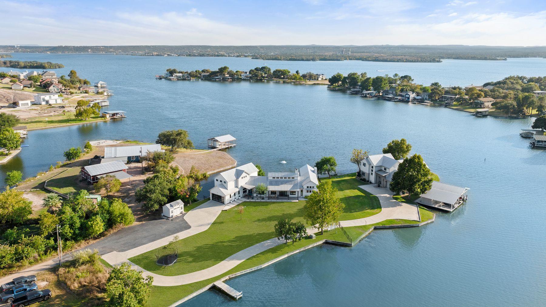 703 Woodland Hills DR