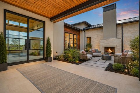 Photo of 1043 Overlook PKWY, Horseshoe Bay, TX 78657 (MLS # 3079256)