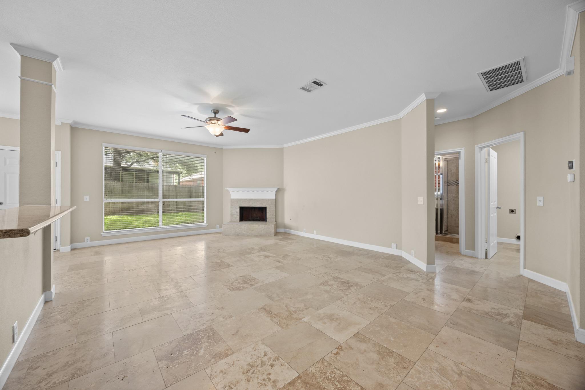2204 Canterbury CV