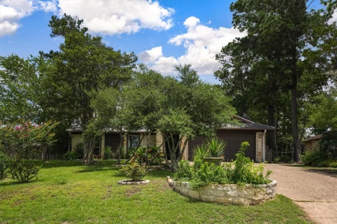 Photo of 112 Mahalua LN, Bastrop, TX 78602 (MLS # 5948430)