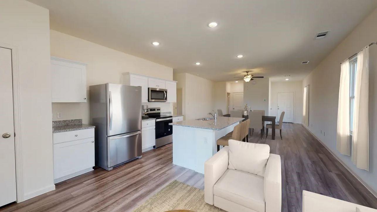 602 Lagoon DR