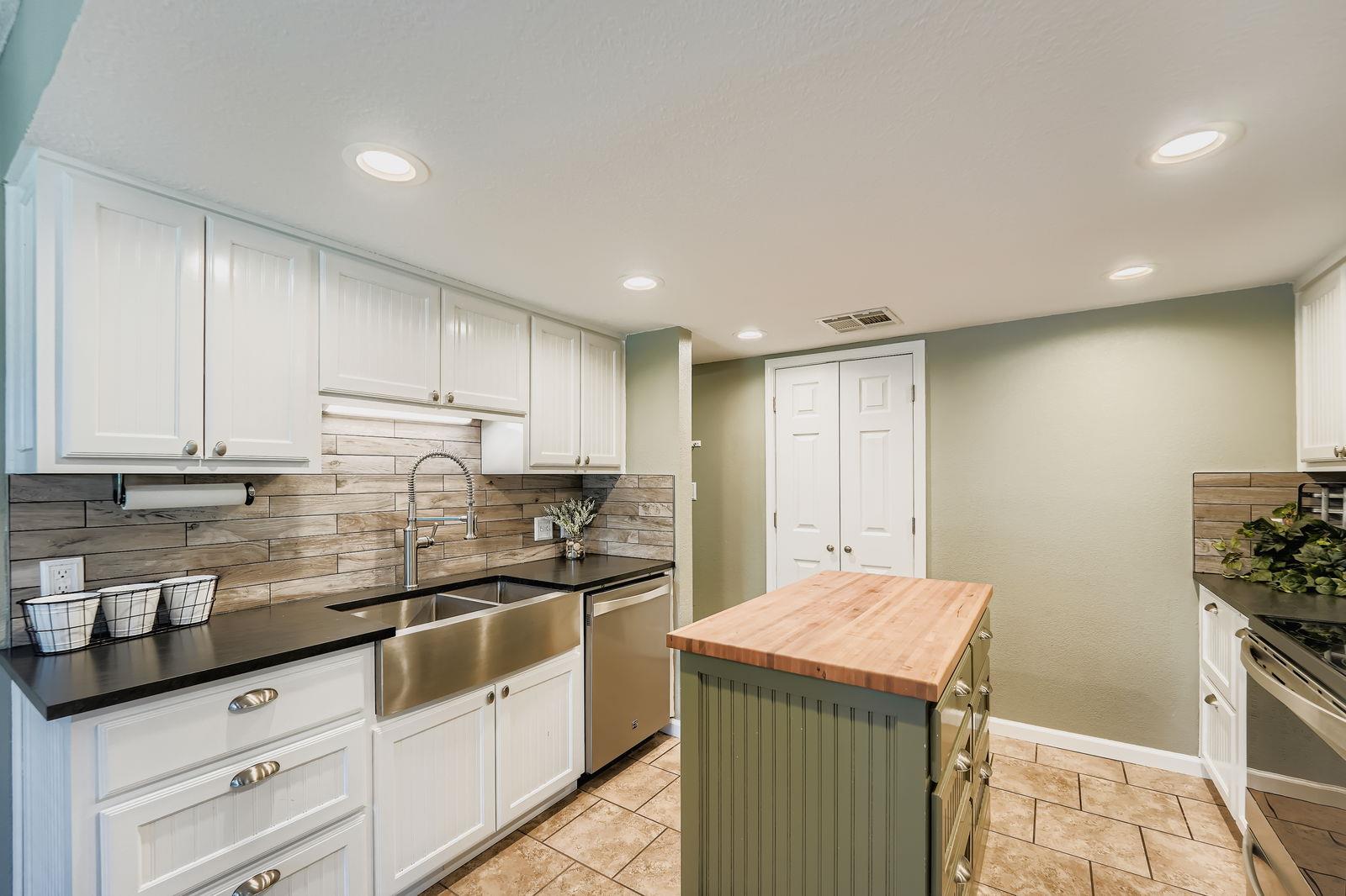 207 Old Thorndale RD