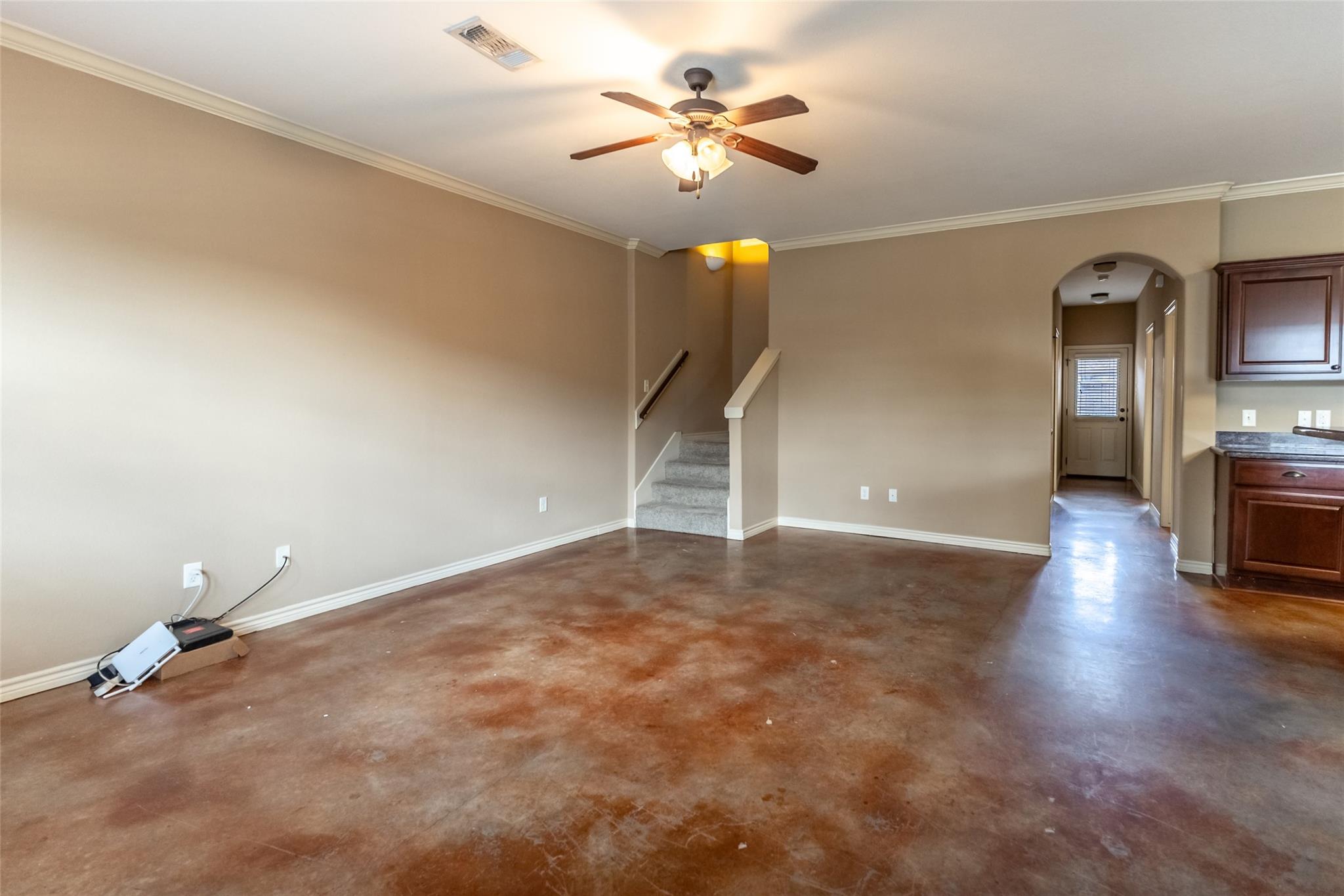 3342 Lieutenant Ave