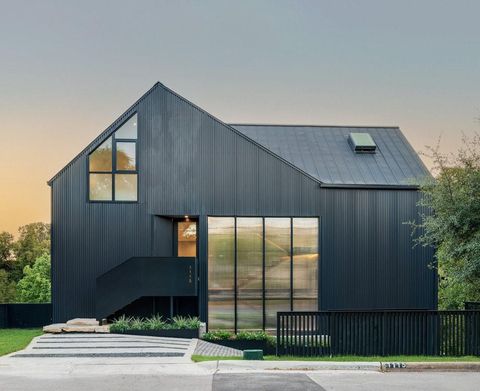 1115 W 31 ST Austin TX 78705