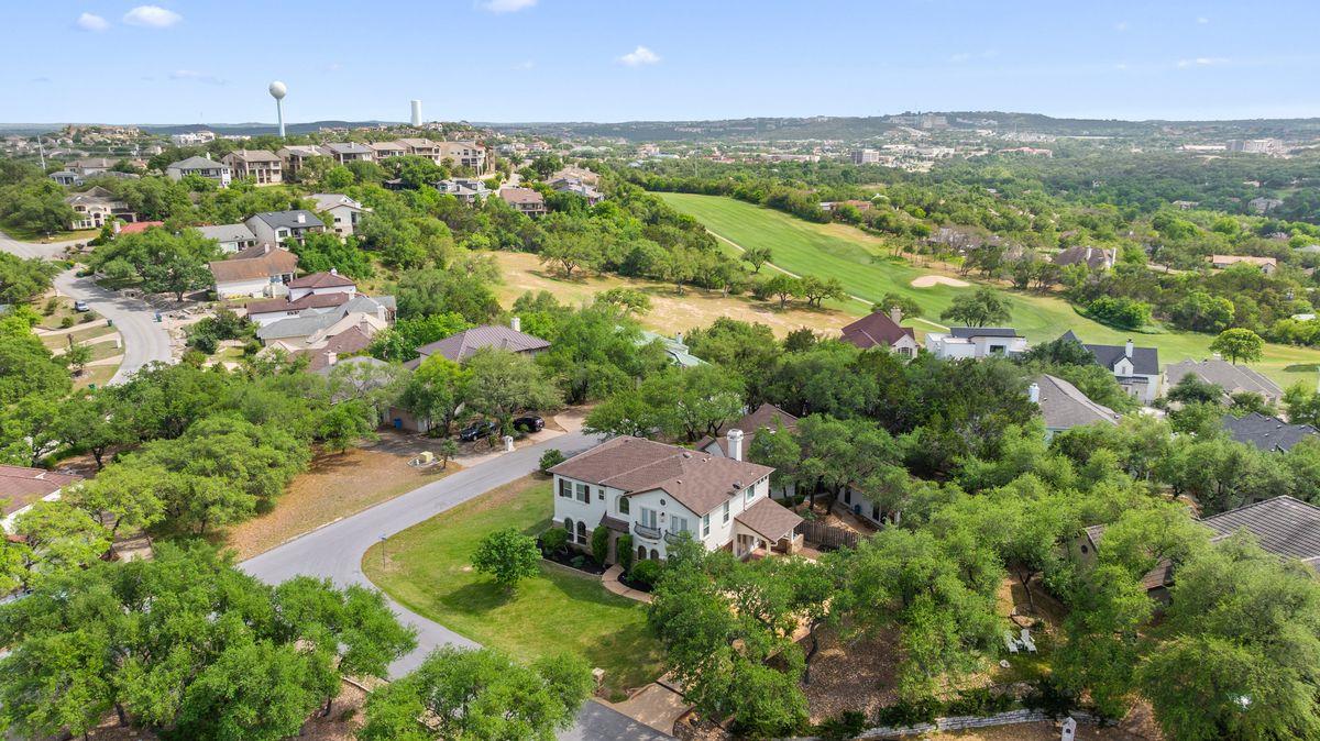 101 Hazeltine CT