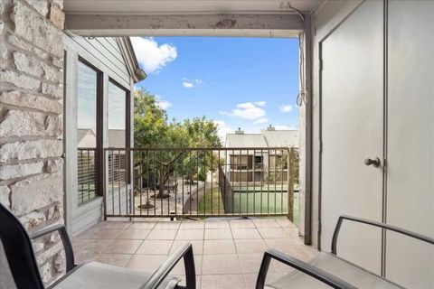 Tiny photo for 156 World Of Tennis SQ #D-167, Lakeway, TX 78738 (MLS # 8742249)