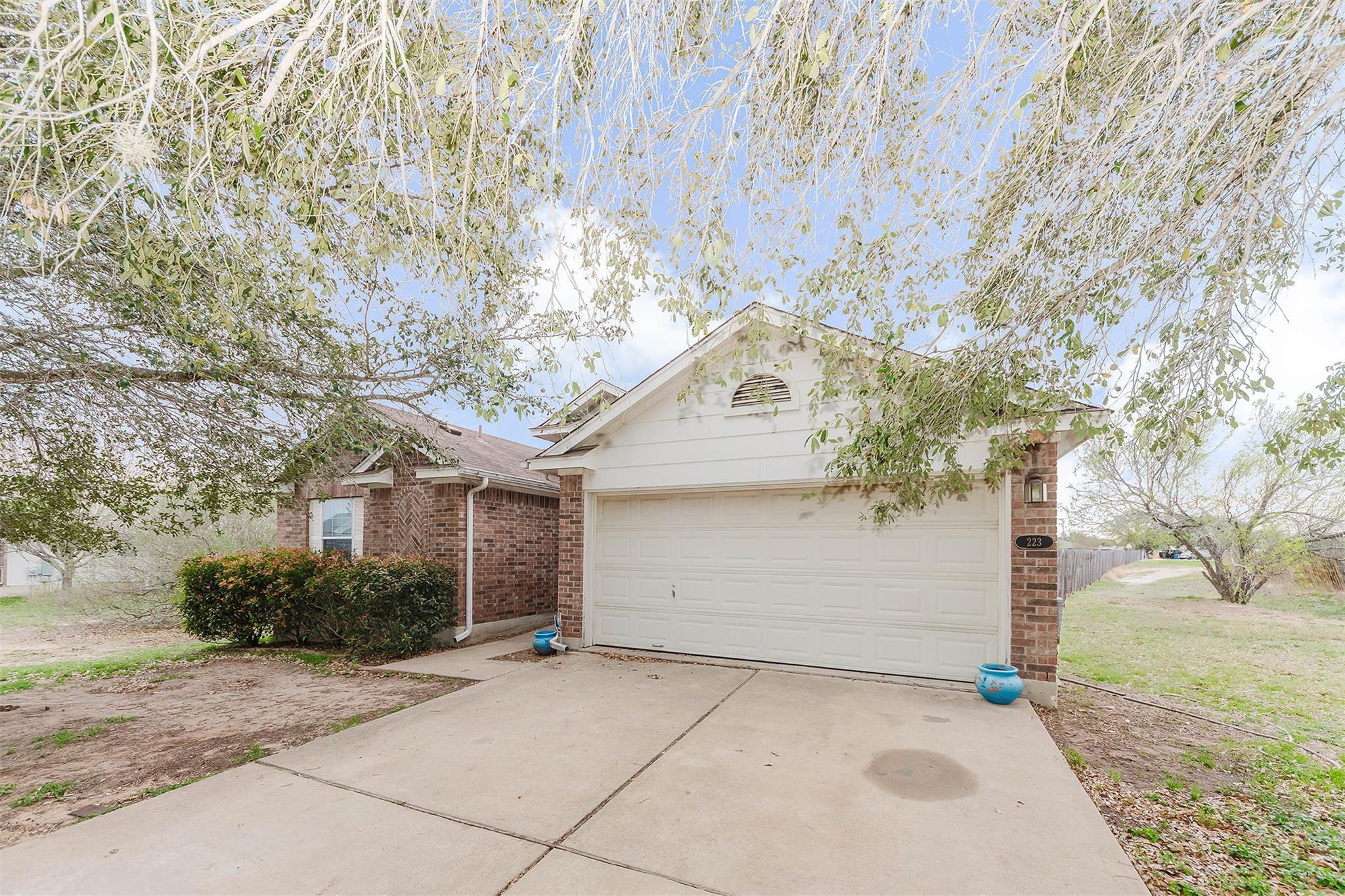 223 Martin Crossing DR