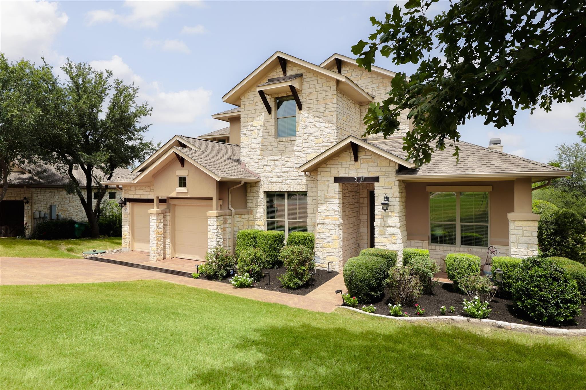 209 Mia DR