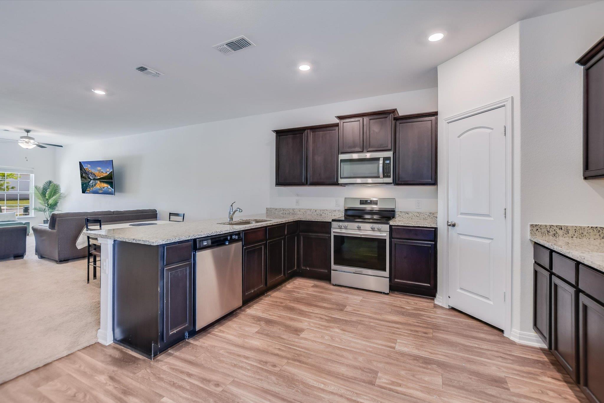 145 Riverdale DR
