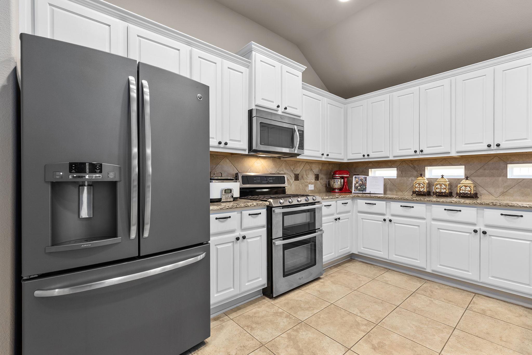 2935 Angelina DR