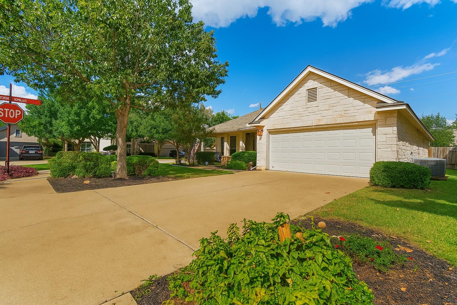 9437 Caves Valley DR