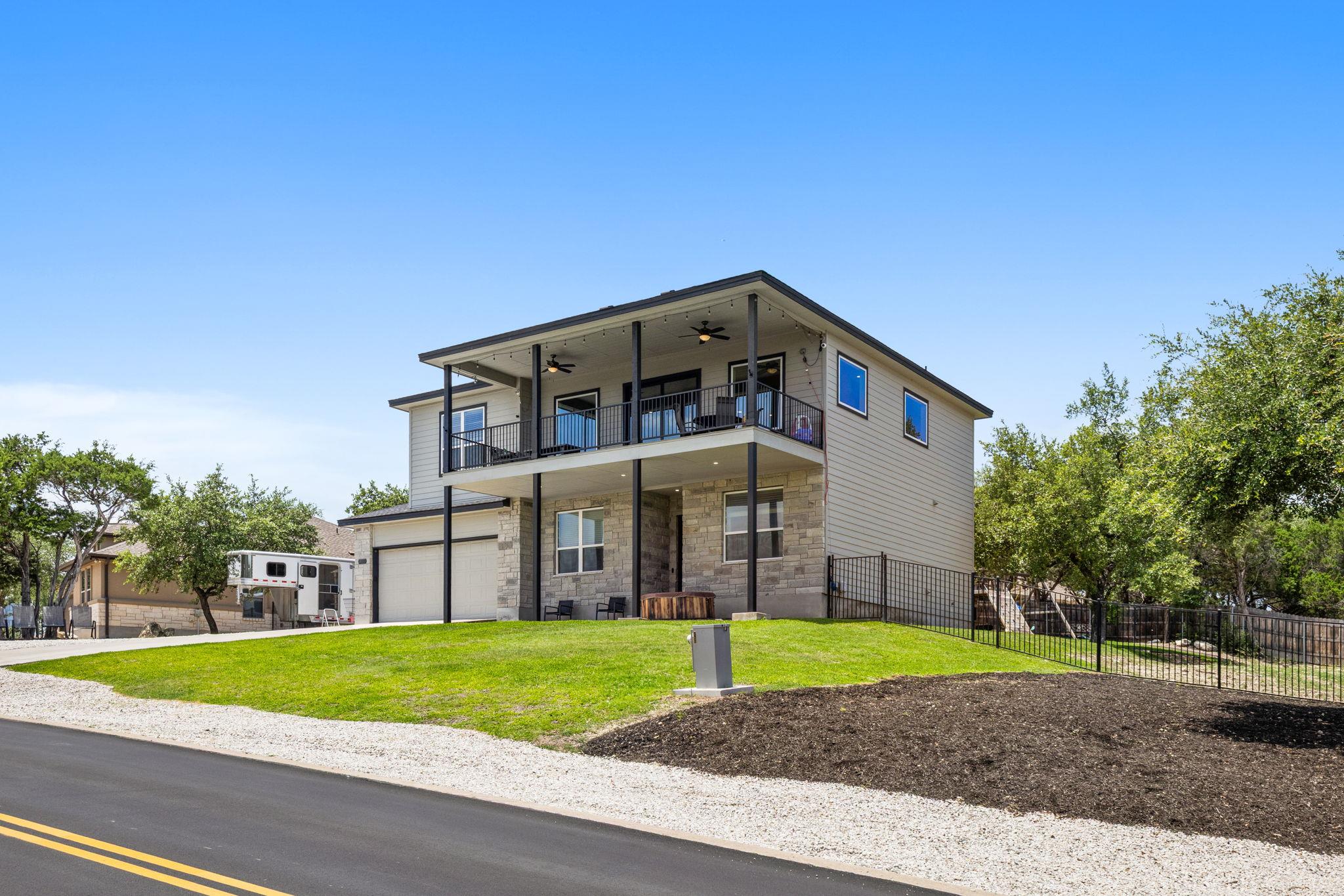 18502 Venture DR
