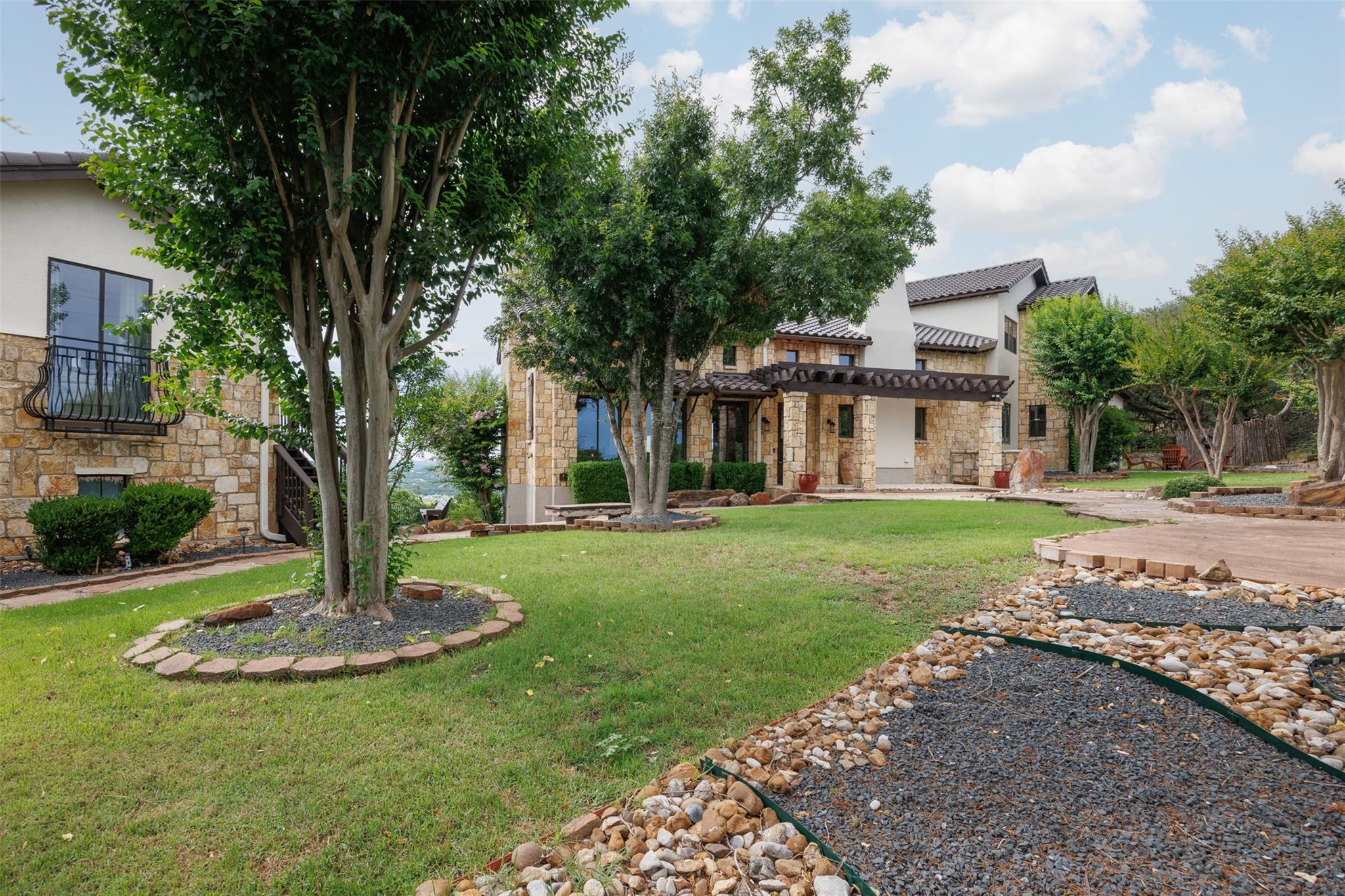 101 Sunrise DR