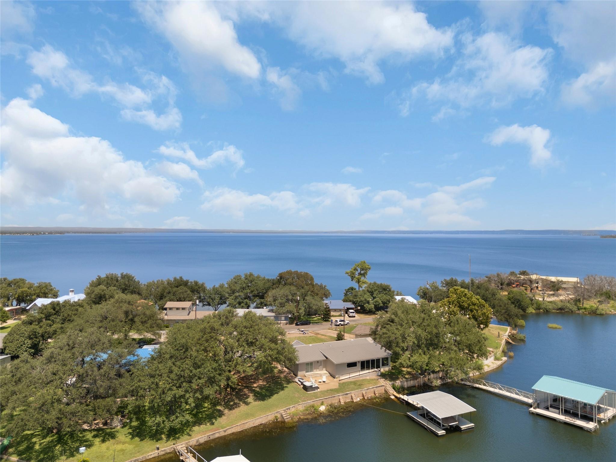 Photo 1 of 32 — 516 Island Lodges DR, Buchanan Dam, TX 78609