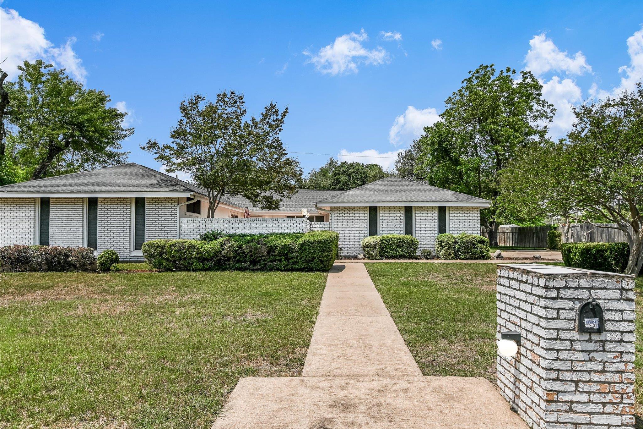 8600 Crest Ridge CIR