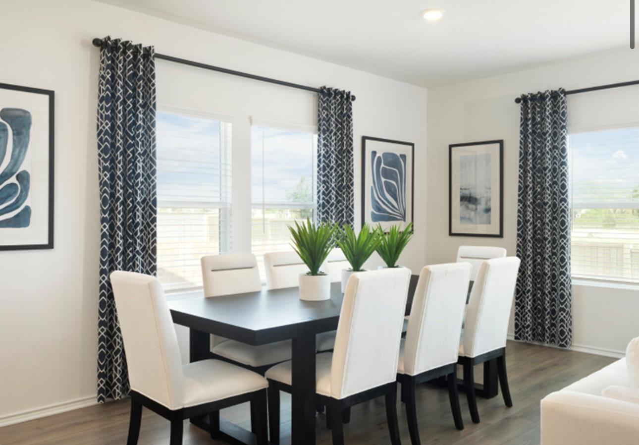 519 Vantage DR
