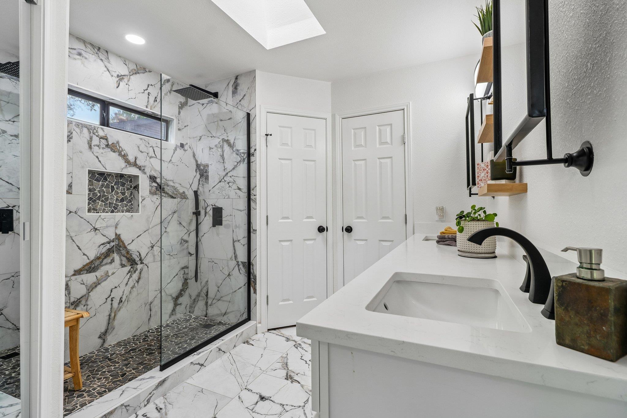 1705 Creek Bend CIR